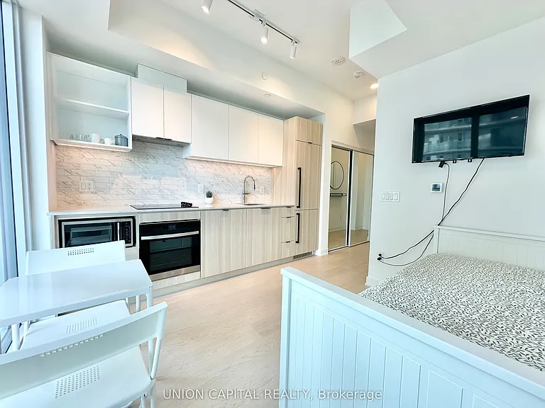 252 Church St #2107 — Photo 8