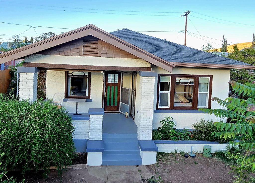 308 Douglas St - Property Image