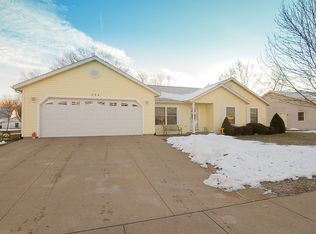 234 F Pl, Kalona, IA 52247