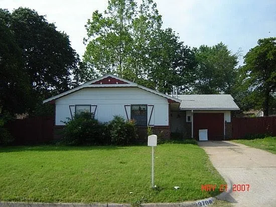 9708 Lyric Ln