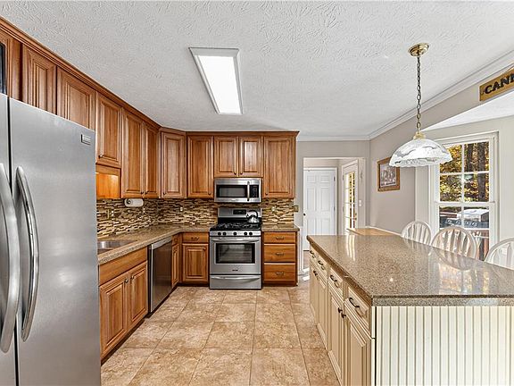 5th image of 190 Timber Ridge Dr