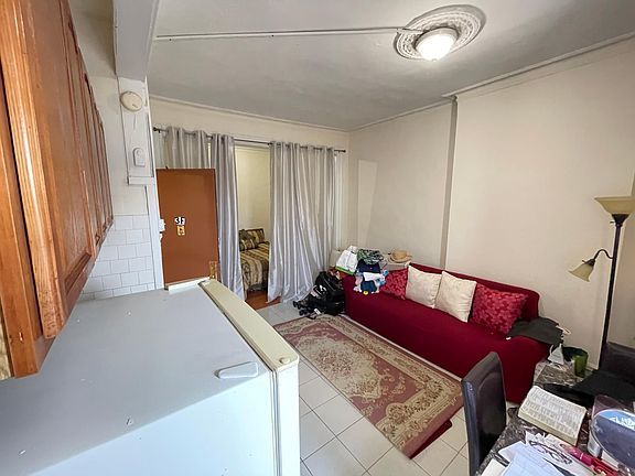 2nd image of 80-27 Jamaica Ave #3F