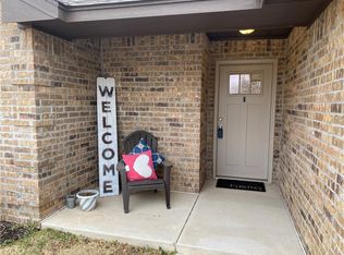 110 N Norman Ave, Moore, OK 73160