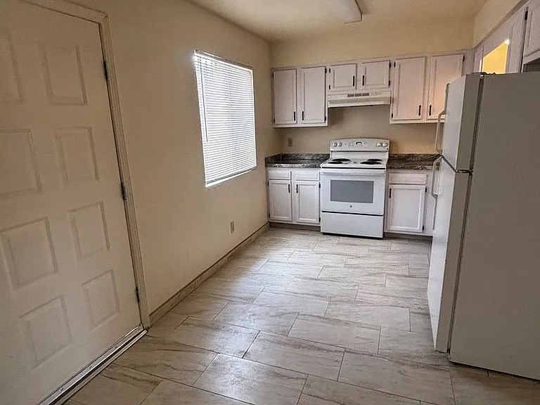 1270 Plain St — Photo 3