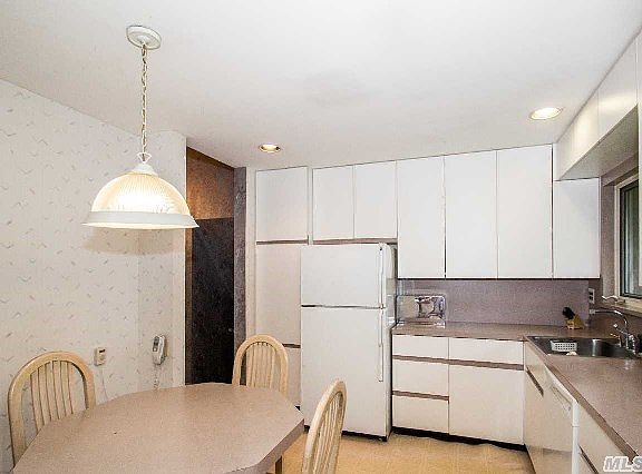 3rd image of 120 Asbury Ave