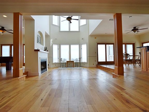 3rd image of 2128 Palmetto Way