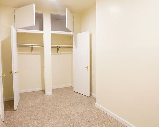 4th image of 551 2nd Ave #2RR