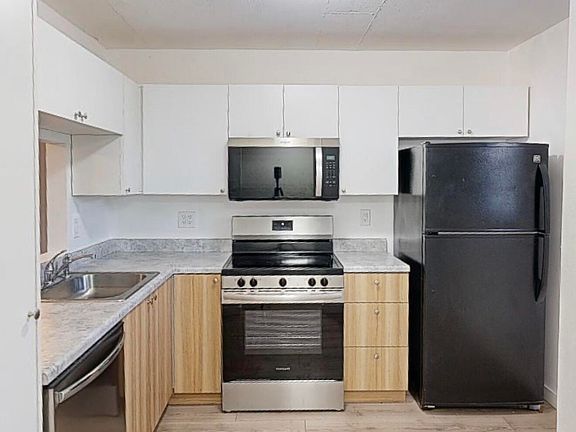 5th image of 4025 N Nob Hill Road #205