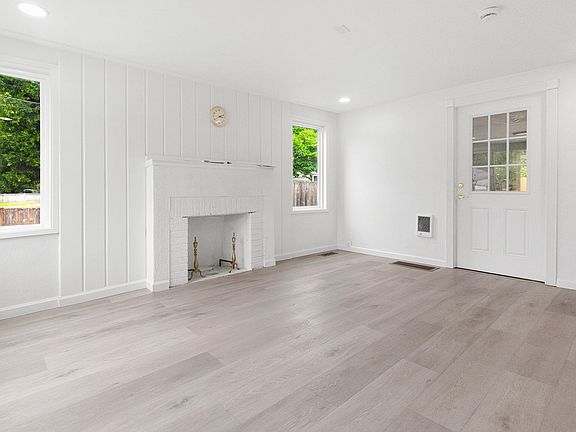 5th image of 3330 SE 6th St