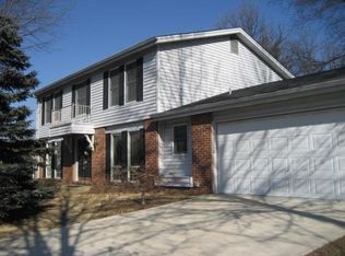 15739 Tambour Ct, Chesterfield, MO 63017