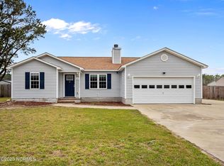 103 Lawndale Ln, Sneads Ferry, NC 28460