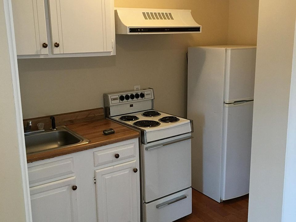 2nd image of 4923 Cass St