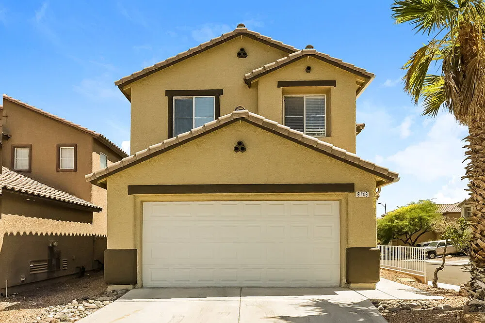 4 bed, 2.5 bath, 2050 sqft, $2,250 — Photo 1