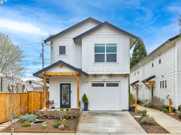653 NW 4th Ave, Canby, OR 97013