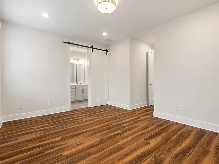 1006 Grant St — Photo 16