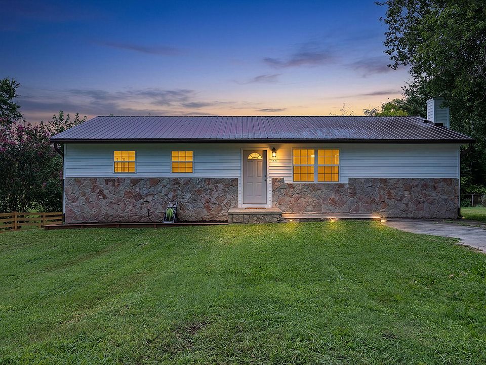 1st image of 136 Golf Dr SE