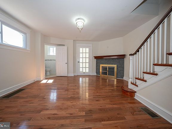 3rd image of 389 Lakeview Ave