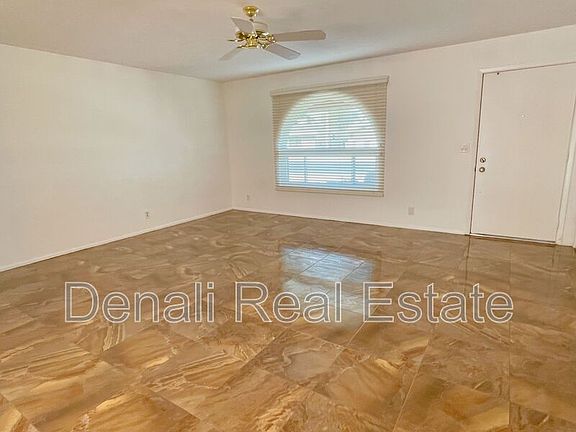 3rd image of 715 S Rosemont