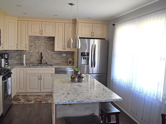 4th image of 312 Catalpa Ave