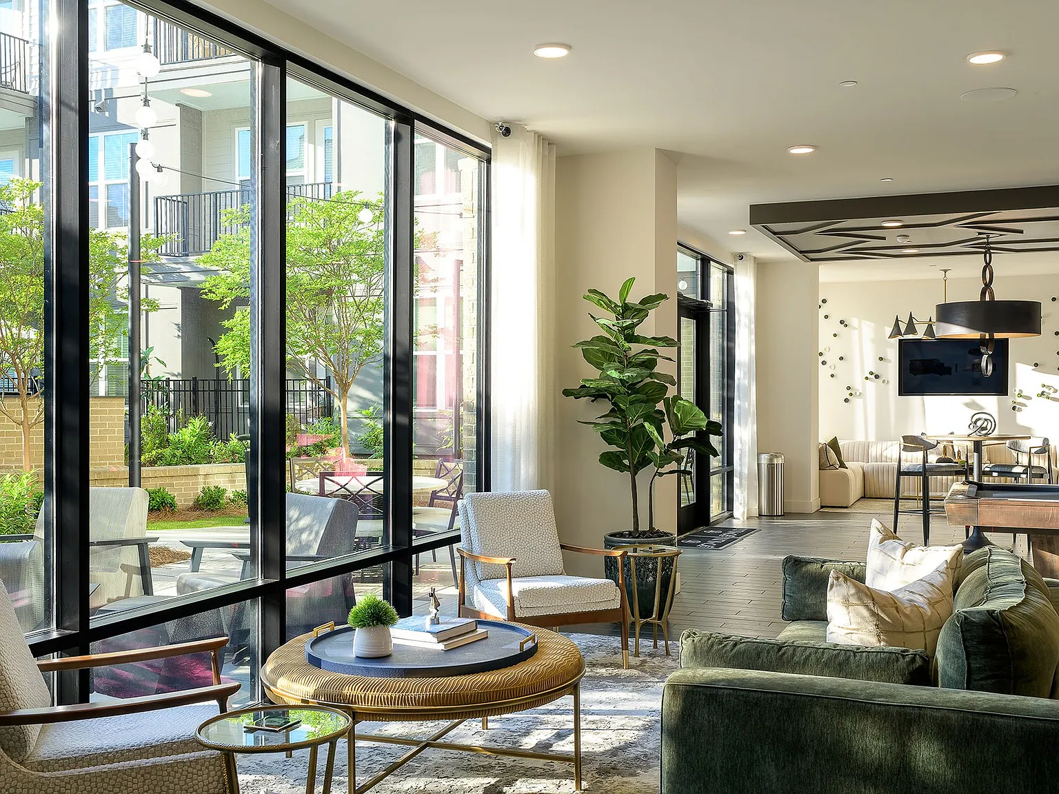 The Tomlin Luxury Apartments — Photo 4