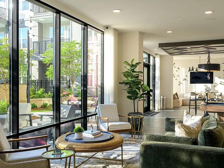 The Tomlin Luxury Apartments — Photo 4