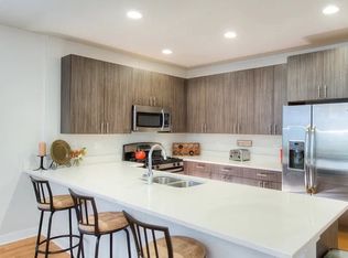 693 N Peoria St APT 3S, Chicago, IL 60642