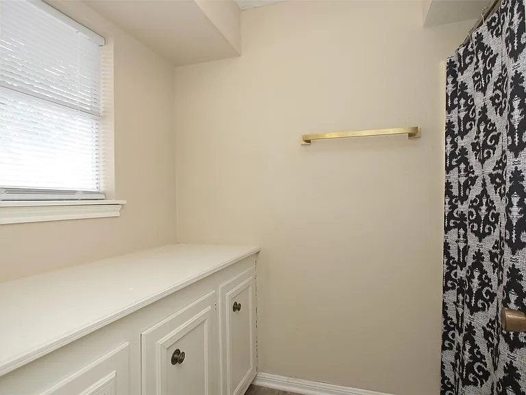6406 Ashton St — Photo 30