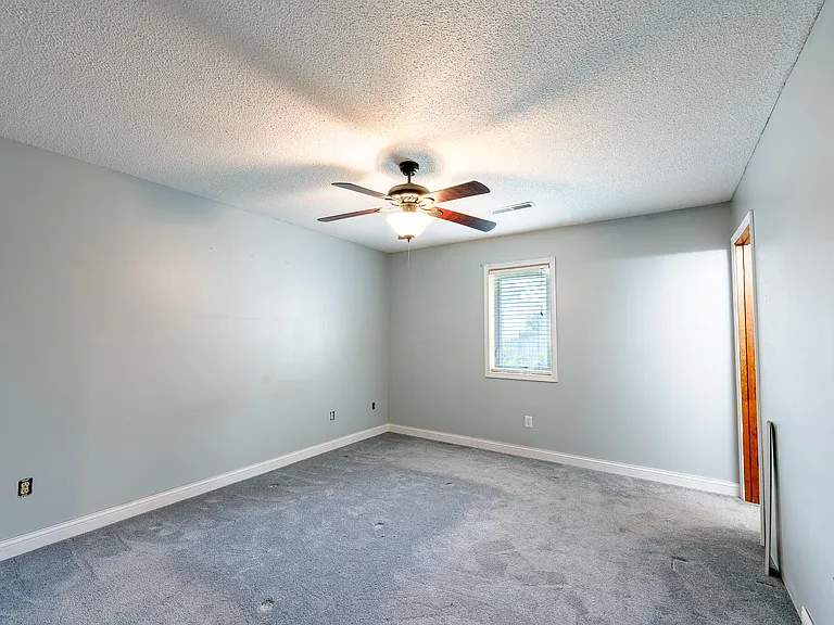 2301 Winchester Dr — Photo 22