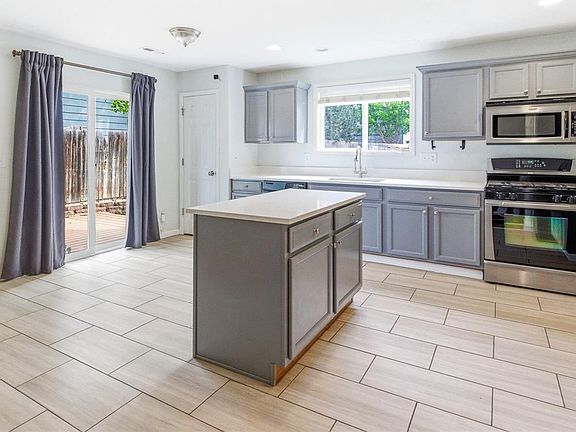 5th image of 10598 Forester Place