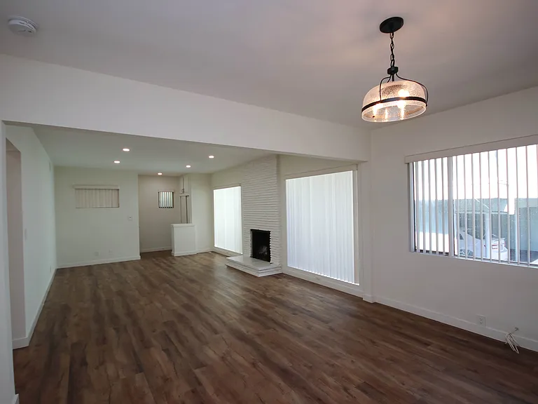 1621 Raymond Hill Rd #A — Photo 3