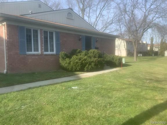 2nd image of 1822 Shire Ct