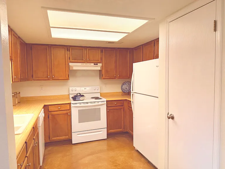 Villa Dr SE — Photo 10