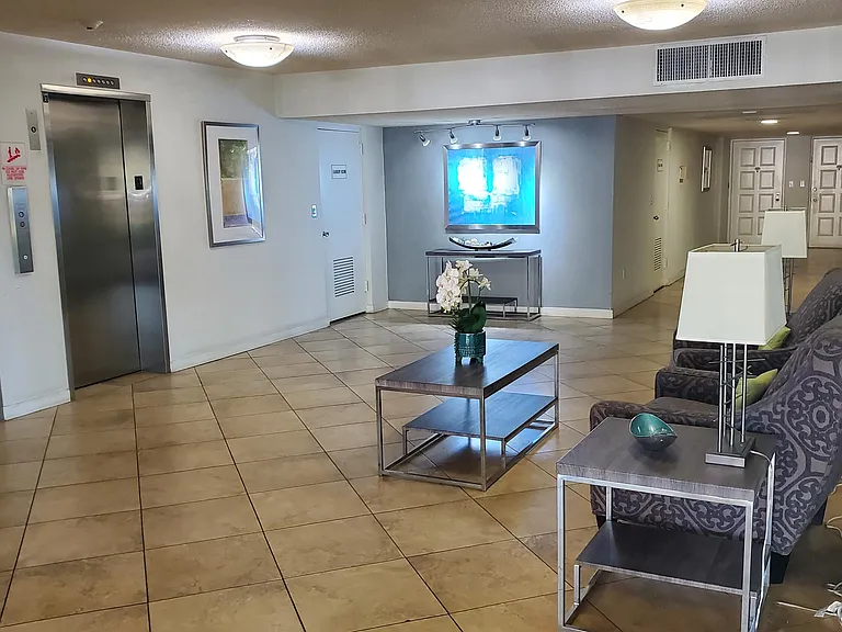 3800 Oaks Clubhouse Dr #112 — Photo 40