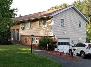 2A Century Ct, Clifton Park, NY 12065