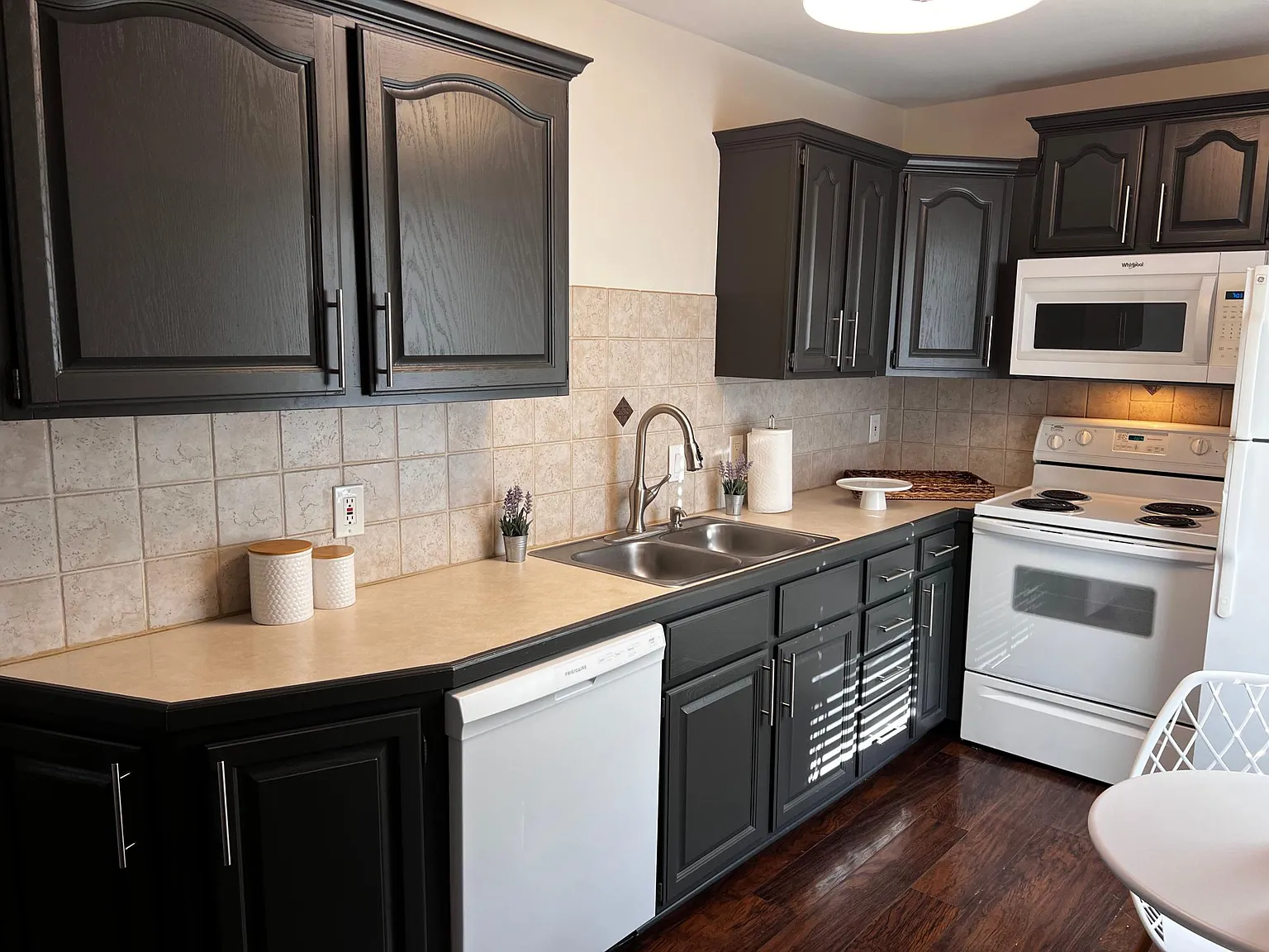 432 Parkdale Ave — Photo 4
