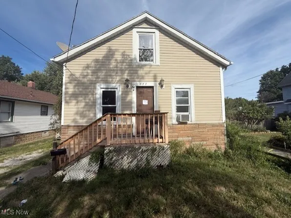 877 Bertha Ave, Akron, OH 44306