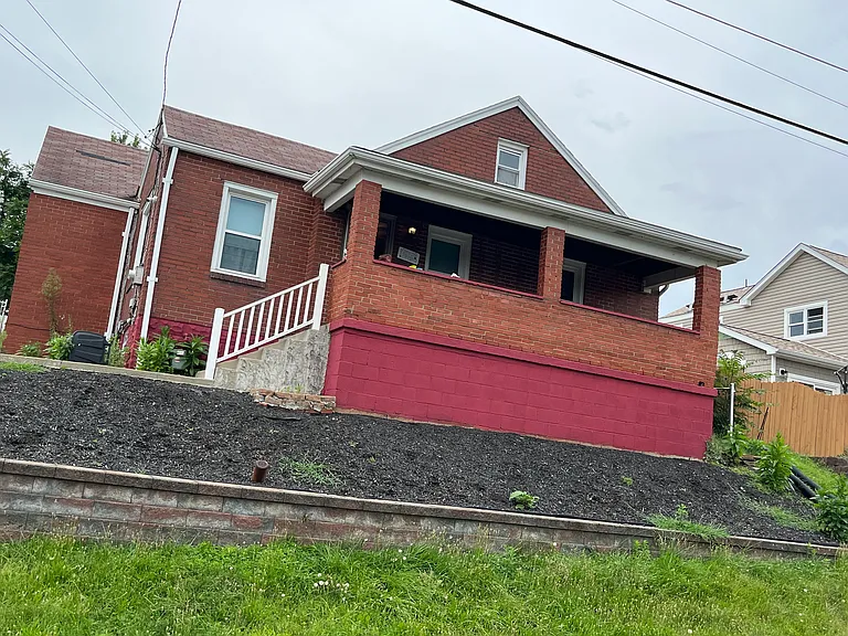 703 Laura St — Photo 1