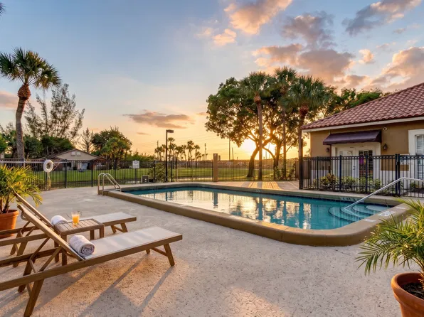 1201 Lake Victoria Dr APT L, West Palm Beach, FL 33411