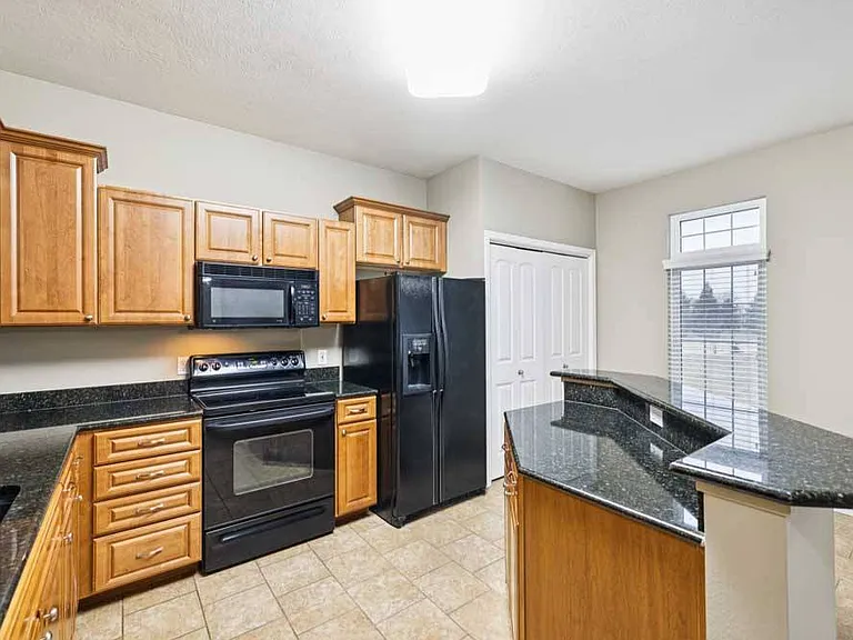 Stone Ridge Estates Apartments & Duplexes — Photo 168