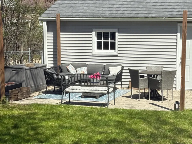 5256 N Lydell Ave — Photo 3