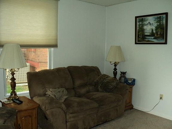3rd image of 213 Sweitzer St