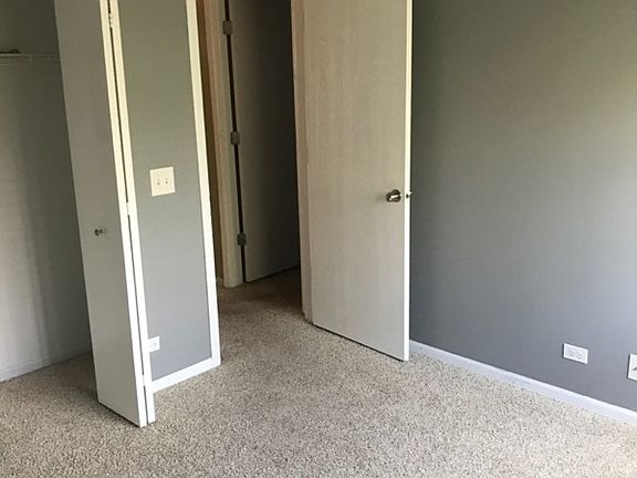 4th image of 310 Woodridge Cir Unit C
