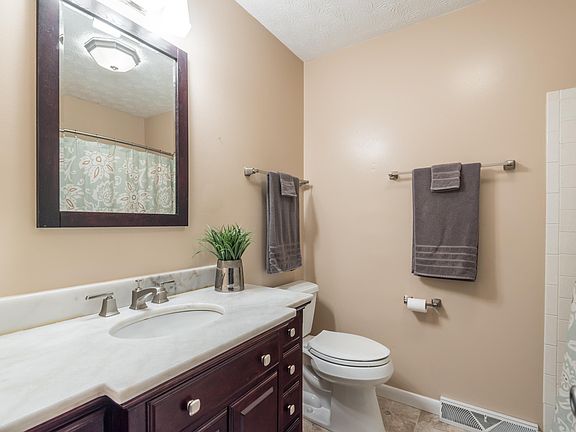 5th image of 7815 Stillbrook Ln