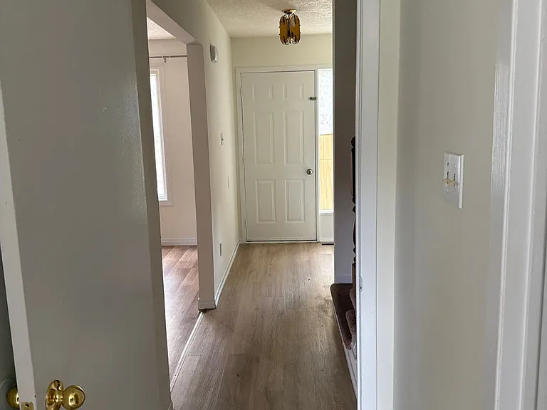 188 Ensign Dr — Photo 3