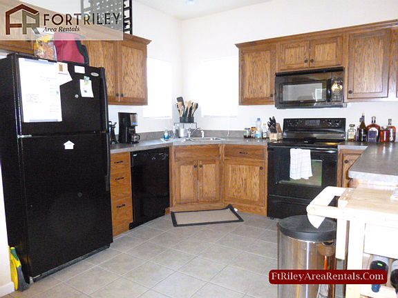 2nd image of 2454 Fox Sparrow Ct