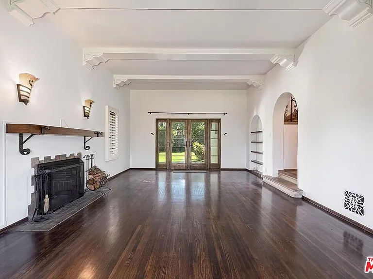 1304 San Vicente Blvd — Photo 10