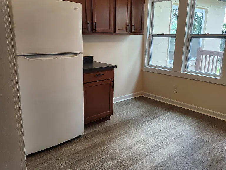 8 Quarry Ct — Photo 3