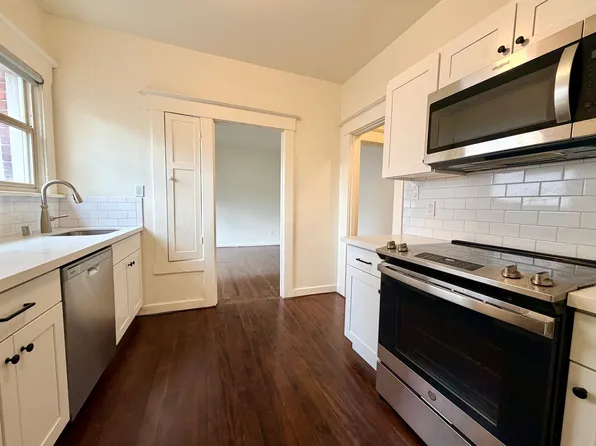 Devoe Apartments, 5234 University Way NE APT 205, Seattle, WA 98105