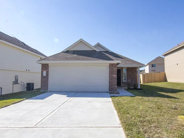 200 Spring Meadows Cir, Willis, TX 77378