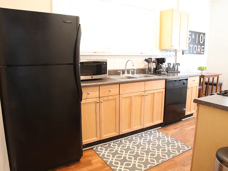1721 Monroe Dr NE — Photo 10